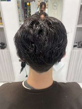 アース 西千葉店(HAIR&MAKE EARTH) ☆センターパート毛流れフェザーパーマ☆