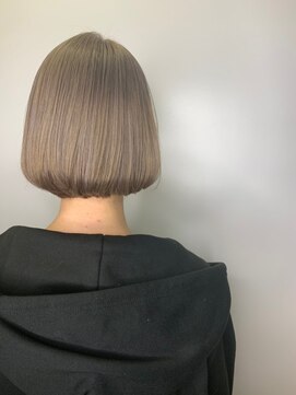 テイラー(Taylor) 【Taylor】大宮 ワンカールボブ×ホワイトベージュ