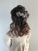 パリスパート2&nbsp;袴 ツイスト 大きな カール ハーフアップ ヘアアレンジ