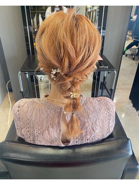 フィオーレ ヘアデザイン(FIORE hair design) 編みおろし　結婚式　お呼ばれ　二次会