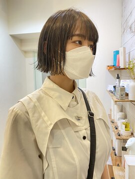 レンク(LENC) 外ハネボブ×オリーブベージュ