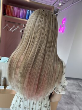 ラビス 浦和(Lovis) 浦和/ホワイトカラー/韓国/シールエクステ/イヤリングカラー