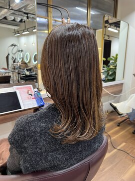 アルボーテルジェ(Art BeAute' ROUGET) ナチュラルな白髪ぼかしハイライト☆30代/40代/50代