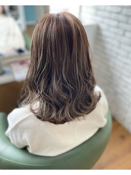 ヘアーガーデン バレッタ(hair garden barretta) グレージュのナチュラルグラデーションカラー
