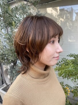 ロライマ 中目黒(roraima) ウルフカットミディアムレイヤーショートブラウンカラーベージュ