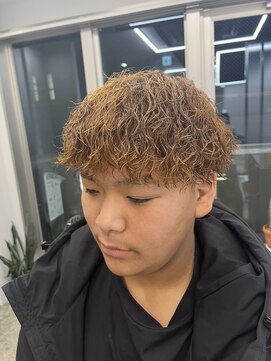 ラナ カスガイ(Lana KASUGAI) ブリーチ+ツイストスパイラルパーマ×Lana Hair春日井