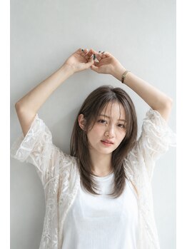 ウタシロイロ(uta shiroiro)の写真/顔周りの“似合うを見つける。”utaの提案は、“なんかちょうどいい”を一緒に見つけて叶えてくれる。