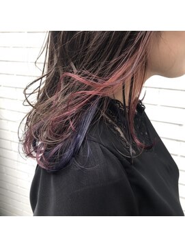 フェンヘアーアイス 中目黒(Fen.hair ici) 鮮やかインナーカラー セミロング