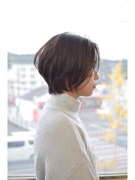 ヘアアンドメイク ムーア(Muuua) 淡いブルーラベンダーグレージュとショート