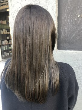 ベレッタ 枚方店(veretta.) 落ち着きグリーンカラー/30代/40代/50代（田村良平）/透明感