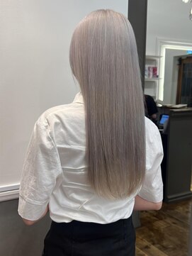 ログ オモテサンドウ(L.O.G OMOTESANDO) 『 ケアブリーチ 』ホワイトアッシュ 10代20代 表参道