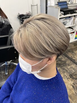 アドラ(ADLLA) センターパートミルクティーブロンド.