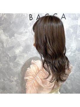 バッカ 横浜桜木町店(BACCA) ミディアム/モカベージュ