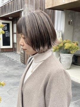 プライベートサロン キッテ(private salon kitte.) 白髪ぼかしグレージュな切りっぱなしボブ