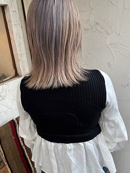 頭皮に負担がない薬剤でしっかり染まる◇艶感もUPで、上品な大人女性の魅力を引き立たせます…♪