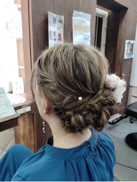 ティーケーザサロン(TK THE SALON) まとめ髪