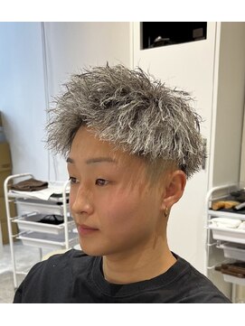 ルースト 京都四条大宮店(ROOST) ツイスト×ホワイトハイライト