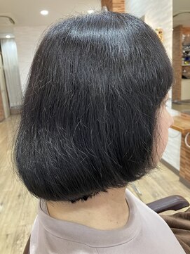 アートイン ミディアムマッシュボブ