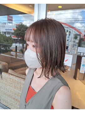 マリーインターナショナル 浦添店(MARIE INTERNATIONAL) ヘイリーボブ外はねボブナチュラルベージュアッシュブラウン