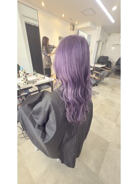 アルメリア 池袋(Arumeria) ライトパープルケアブリーチハイレイヤー丸みショートボブ