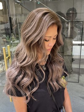 メロウマン(mellowman) ハイライトで作る海外風バレイヤージュ【立川ハイライト】