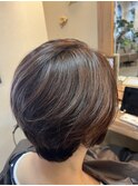 白髪ぼかしハイライト×まとまりショートボブ