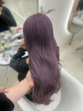 イオエ(ioe) ミディアムレイヤー/ツヤ髪スタイル/グレージュ/ショートボブ