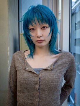 ギークス(GEEKS) 【GEEKS渋谷】ターコイズブルー/ウルフ/ミディアムレイヤー/小顔