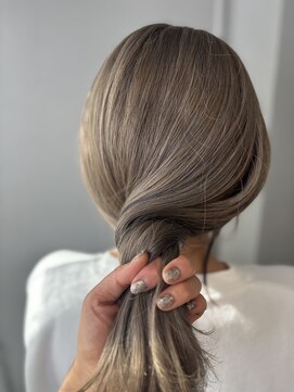 ドッツ(Dots.) 『Dots.』シアーグレージュ×透明感ダブルカラー