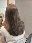 明るめベージュ