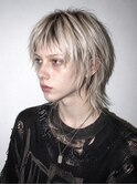 ニュアンスウルフナードヘア中性ウルフホワイトブロンドシャギー