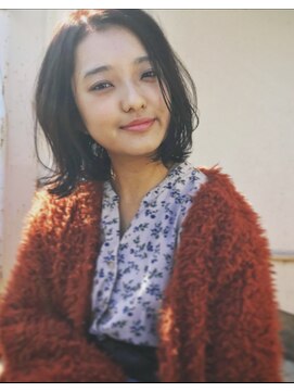 ホロホロヘアー(Hair) 《holoholo hair》肩上ラインのきりっぱなしボブ