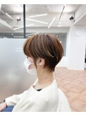 ショートヘア_マロンベージュ Aラインボブ かきあげ