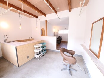 コモド(comodo)の写真/1席のみの少人数プライベート空間で周りを気にせずゆったりと施術を受けられます♪あなたの理想を叶えます!