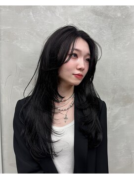 ルース(RUTH) レイヤーカット ロング 20代 暗髪
