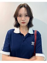 ヌーヴ(Nu:v)&nbsp;オリーブグレージュにくびれミディアム