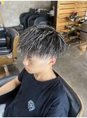 White highlight × twist perm