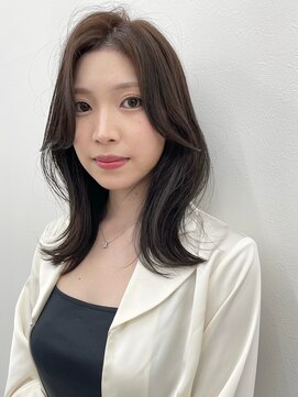 アンリ(Anli) 《Anli＊Rina》“ヘーゼルベージュ×レイヤーミディ”