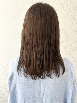 ヘアーデザイン アンジェロ インアルト(Hair Design Angelo In alto) 30代/40代/50代/ミディアム/レイヤー/シルバーベージュ
