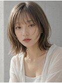 レイヤーボブ シースルーバング 外ハネ ミルクティーグレージュ