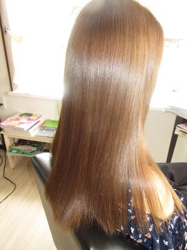 コア フィール ア デイ(COIFFURE A DAY) つやつやロング