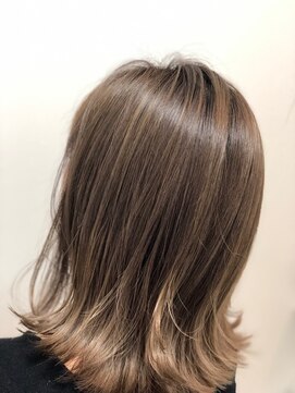 アズビー(azBBB) 【佐賀/azBBB】ミルクティーベージュ×外ハネスタイル