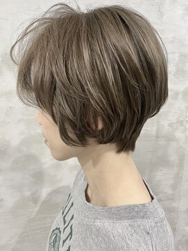 エスト 小倉(est) なだらかな前下がりの小顔ショート