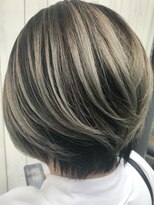 ロミー(Romy)&nbsp;流れが出るハイライトカラー【Romy高円寺】