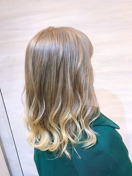 ナンバー イル デュッカ 札幌(N° il duca) 夏のハイトーン/ダメージレスケアブリーチ