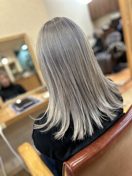 ヘアーコレット(hair Colet) セミロングシルバー