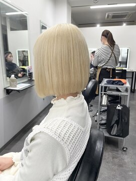 ワンズクロエ 原宿店(ONE's Chloe) ホワイトカラー/ケアブリーチ/インナーカラー/韓国風/原宿