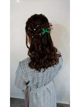 リエラ 新宿(RIERA) お花ハーフアップ