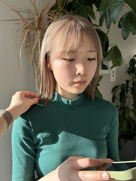 シー(The She's) ハイトーンベージュ