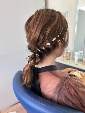 アトリーチェタ 田富店(ATTRICE) 編み下ろしヘアアレンジパーティヘア結婚式金箔